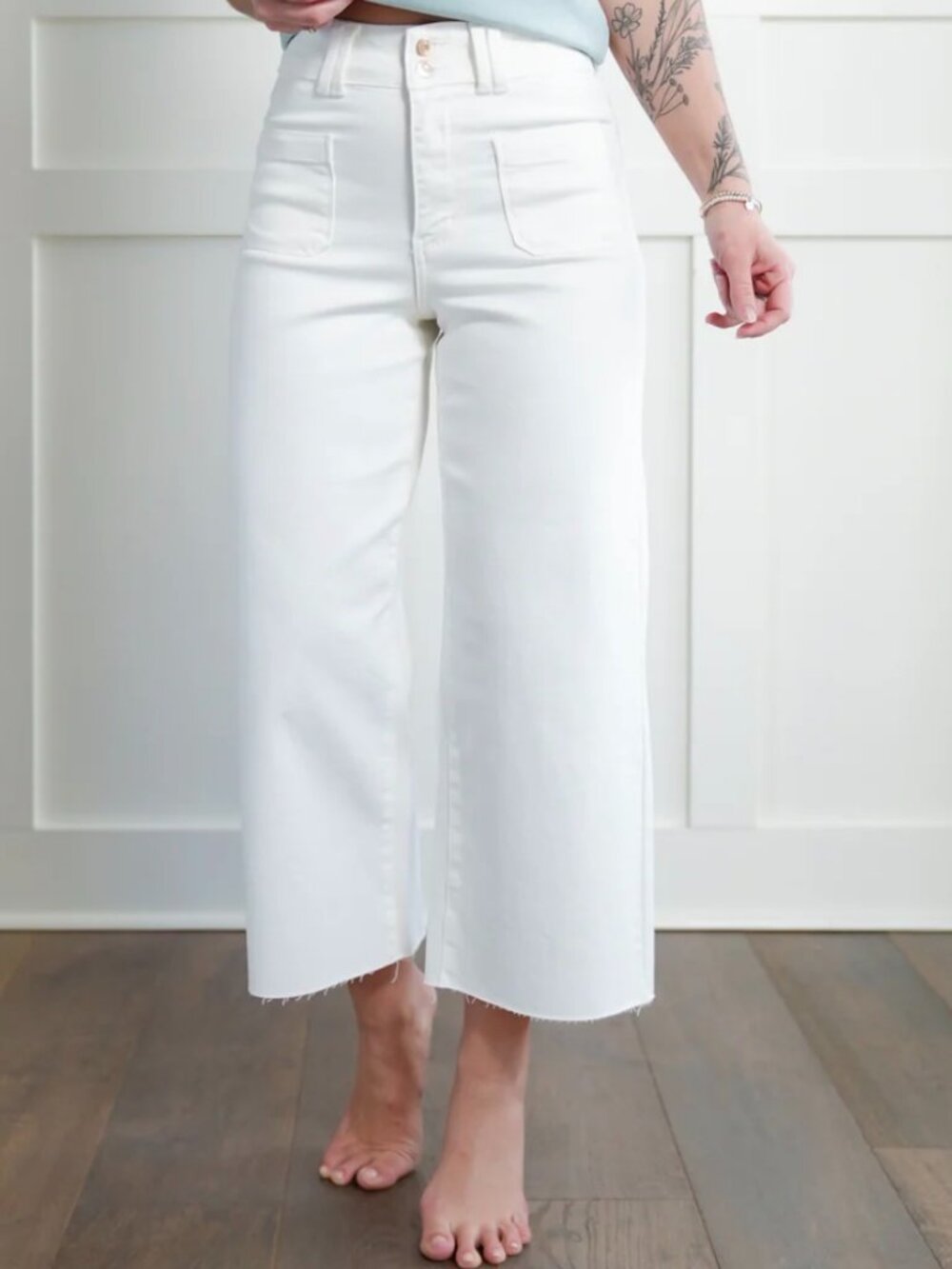 Judy Blue High Rise White Cropped Wide Leg Jeans with Patch Pockets - Sz 3